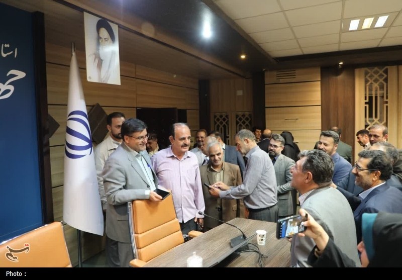 نشست استاندار چهارمحال‌وبختیاری با احزاب اصلاح‌طلب برگزار شد