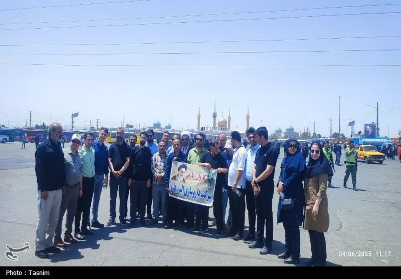 کارگرانی که امام را فراموش نکردند؛ پای رهبری ایستاده‌ایم