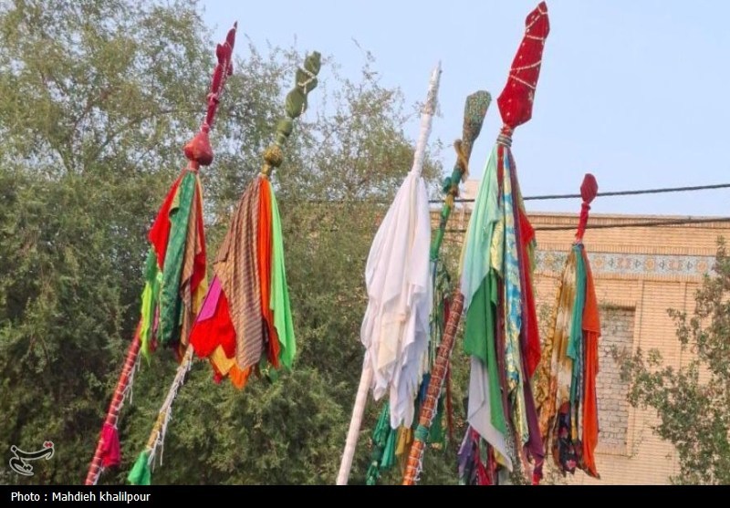 آیین 400 ساله علم‌گردانی در میناب + تصاویر