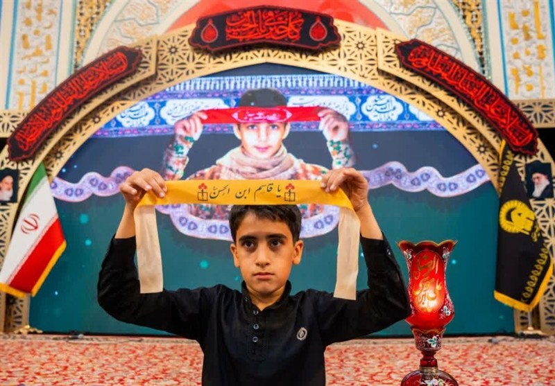 سوگواره دانش‌آموزی «احلی من‌العسل» در حرم رضوی + تصاویر