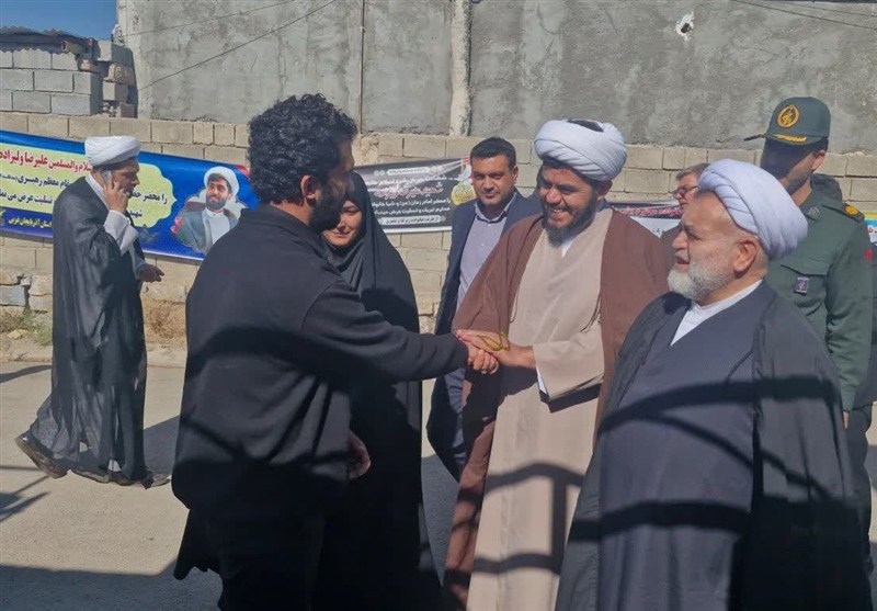 دیدار مشاور استاندار آذربایجان غربی با خانواده شهید علیرضا ولیزاده