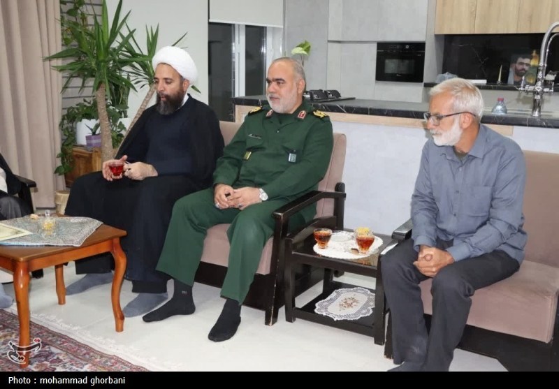 دیدار نماینده ولیفقیه در سازمان بسیج با خانواده شهیدان نوفرستی و زیبا