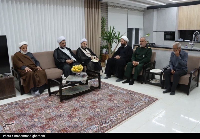 دیدار نماینده ولیفقیه در سازمان بسیج با خانواده شهیدان نوفرستی و زیبا