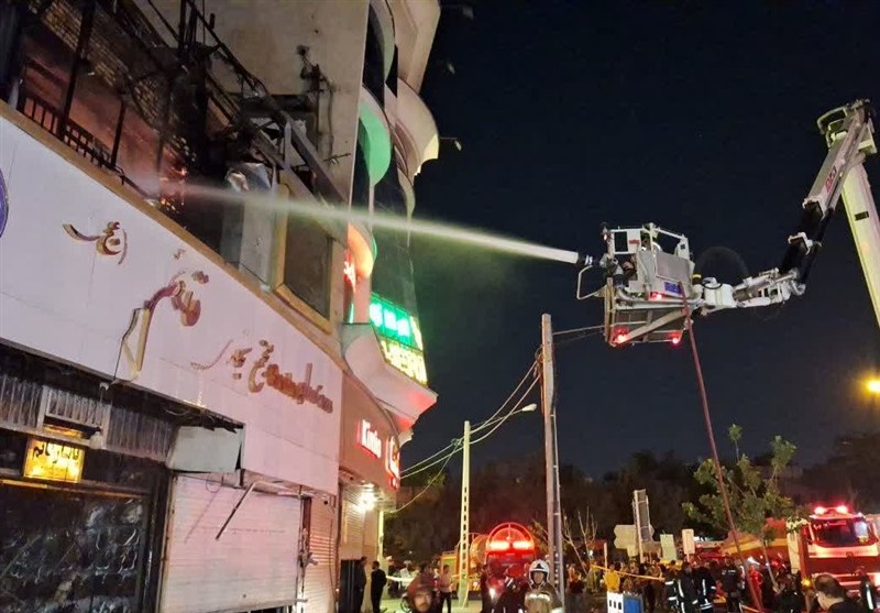 آتش‌سوزی گسترده در 17 شهریور مشهد؛ عملیات اطفاء ادامه دارد