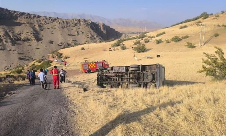 آخرین جزئیات واژگونی مینی‌بوس در دورود/ 13 گردشگر ترخیص شدند