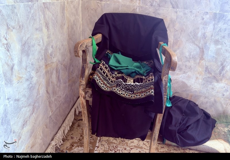 آیین سنتی حلیم‌پزی در خمره‌های تاریخی فین؛ نذری که نسل‌ها در محرم ادا می‌کنند