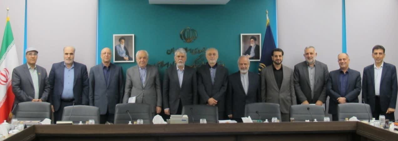 ابن‌سینا روح ملت ایران و پرچم فکری ما در جهان است/راه اندازی دفتر بنیاد بوعلی در تهران