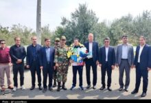 استقبال از قهرمان موی‌تای جهان در سنندج + تصویر