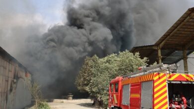اطفای حریق در کارگاه فرآورده‌های نفتی منطقه جاده‌زیار اصفهان