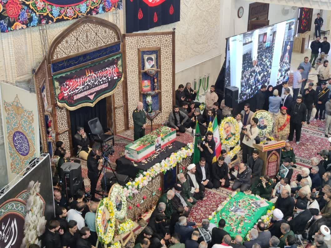 اقامه نماز و تشییع پیکر سرلشکر شهید غیب‌پرور در حرم شاهچراغ(ع)