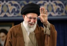 امام خامنه‌ای؛ پرچم‌دار حکمت و عزت در امت اسلامی