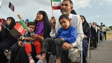 بدرقه کریمانه ایران برای بازگشت مهاجران افغانستانی/وقتی مهربانی مرز نمی‌شناسد+فیلم