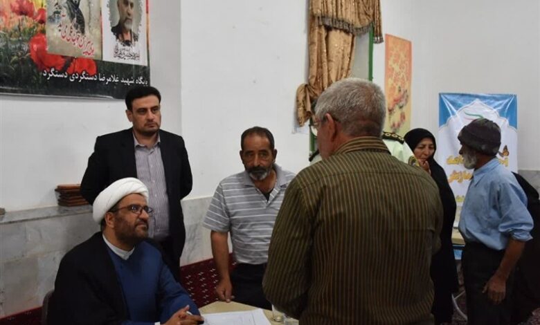 برپایی میز خدمت در راستای صلح و سازش در روستای دستگرد بیرجند