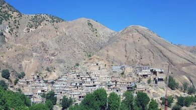 بَزلانه؛ نگینی 700 ساله در دل کردستان که جاده ندارد! + فیلم