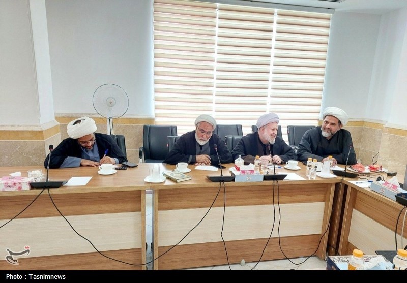 تأکید بر نقش نخبگان حوزوی در فعالیت‌های بعثه مقام معظم رهبری