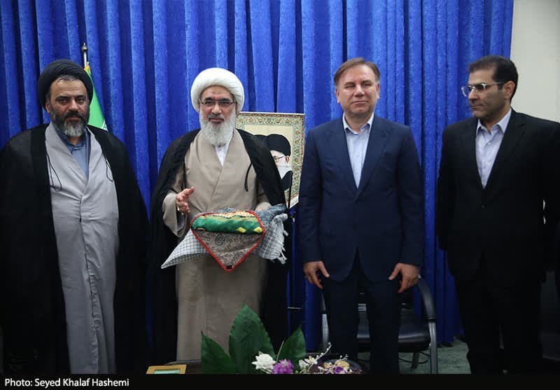 خادمین نماز جمعه بوشهر تجلیل شدند