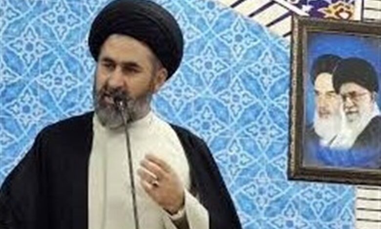 دشمن بداند امام خامنه‌ای حاکم دل‌هاست