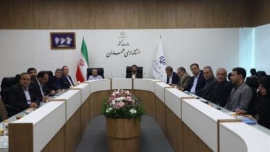 دیدار نماینده ویژه رئیس‌جمهور با فعالان همدانی/ تأکید بر خط قرمز "منافع ایران