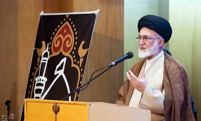 راهپیمایی اربعین پایگاهی برای بیعت جهانی با امام حسین(ع) است