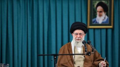 رهبر معظم انقلاب نماد هویت دینی و سیاسی ملت ایران است