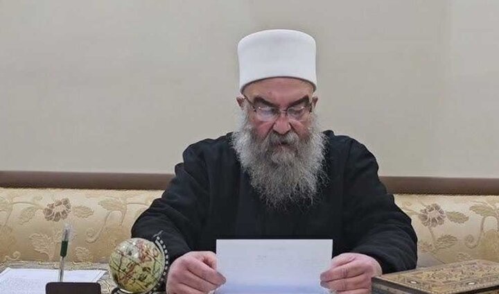 رهبر معنوی دروزی ها از نقض آتش بس توسط گروه های مهاجم به سویدا خبر داد