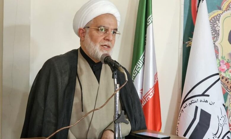 علمای کردستان محور هدایت و بیداری/نسل جوان نیازمند روشنگری هستند