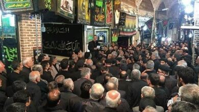 عهد عاشقی در بازار اردبیل/وقتی بازار‌یان برای حسین(ع) می‌گریند