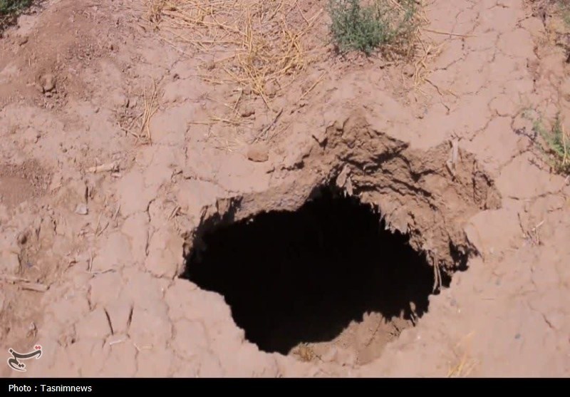 فرونشست 30 سانتی‌ در ورامین/زنگ خطر برای جنوب‌شرق پایتخت+فیلم