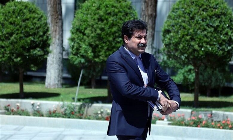 معاون رئیس‌جمهور: توسعه متوازن اولویت دولت/نظام نگاه یکسانی به همه اقوام دارد