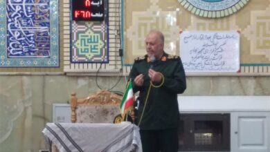 ملت ایران با خون شهدا عهد بسته و تسلیم فشار دشمن نخواهد شد