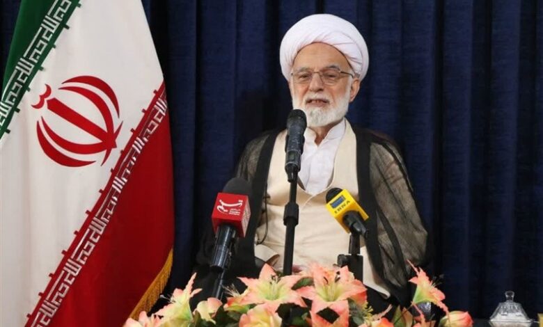 مهمترین وظیفه امروز مسئولان گره‌گشایی از مشکلات مردم است