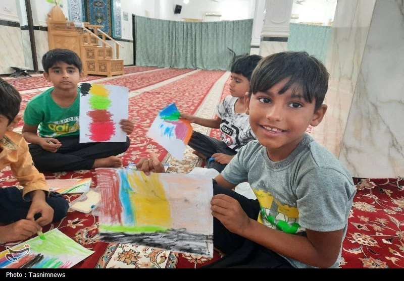 میان برگ و واژه؛ داستان زندگی بچه‌های شمیل در پناه کتابخانه پستی