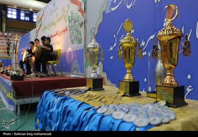 نخستین جشنواره ورزش زورخانه ای خردسالان کشور در همدان برگزار شد