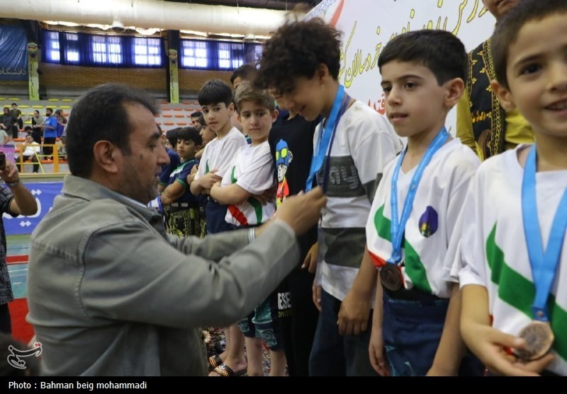 نخستین جشنواره ورزش زورخانه ای خردسالان کشور در همدان برگزار شد