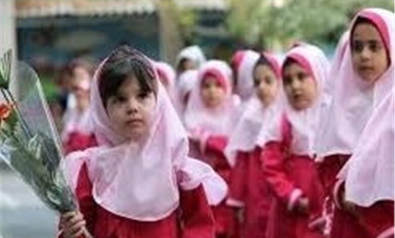 نرخ لباس فرم مدارس در آران و بیدگل تعیین شد