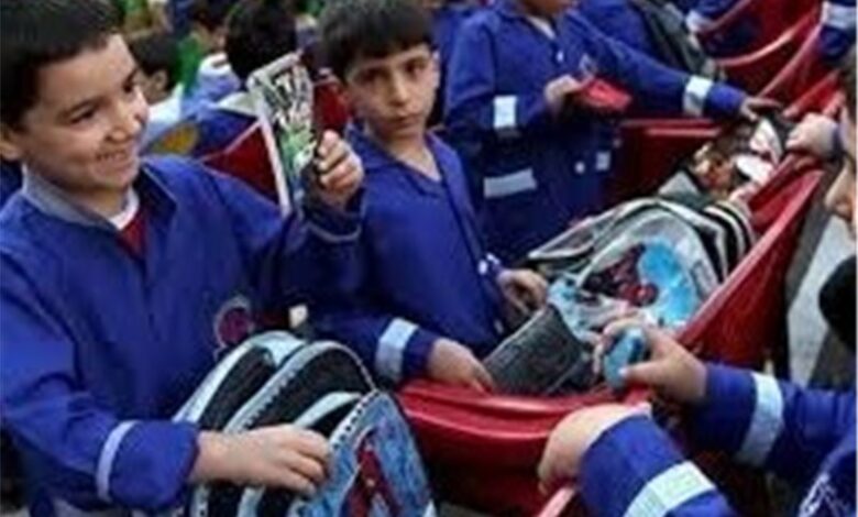 نرخ لباس فرم مدارس کاشان بازیچه اختلاف نظرها/هنوز نرخ تعیین نشده است