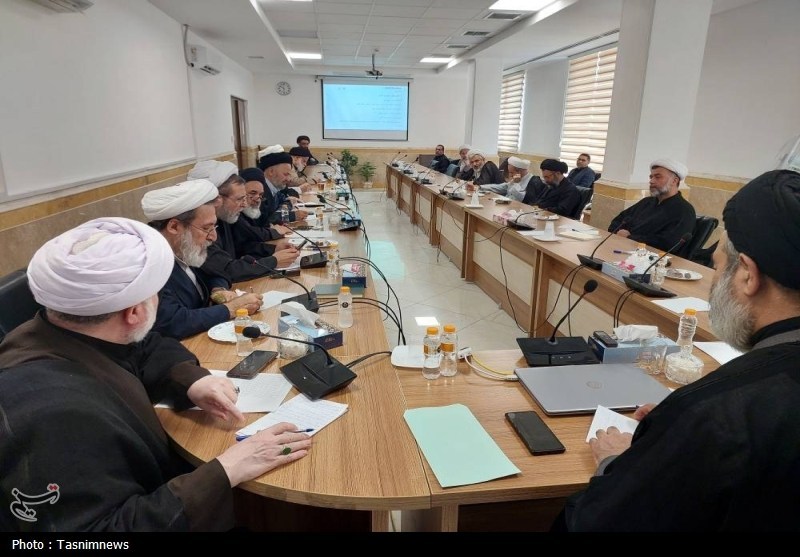 نشست بررسی ظرفیت‌ها و چالش‌های فرهنگی حج در قم برگزار شد