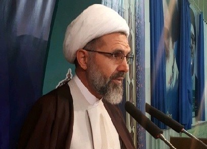 هشدار امام‌جمعه موقت تبریز درباره خطرات فضای مجازی/ شفاف نیست!