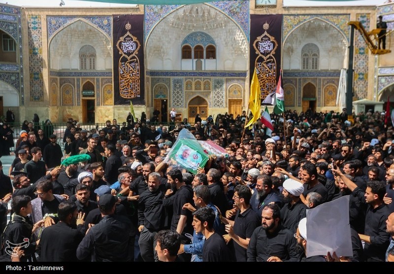 وداع باشکوه امت با سردار مقاومت؛ تشییع حماسی شهید ایزدی در قم+ تصاویر