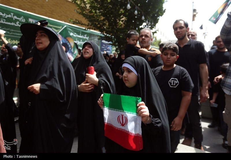 وداع باشکوه امت با سردار مقاومت؛ تشییع حماسی شهید ایزدی در قم+ تصاویر