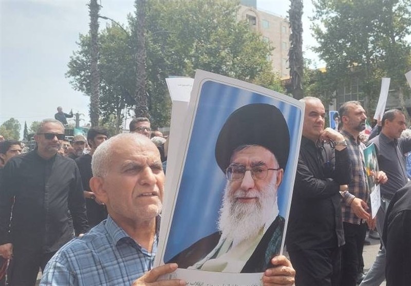 وفاداری به انقلاب در قاب یک حرکت جمعی خانوادگی