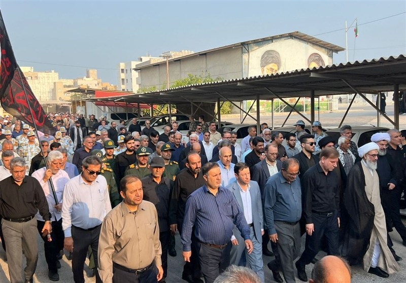پیکر شهید ایمان قائدی با شکوه خاصی در بوشهر تشییع شد