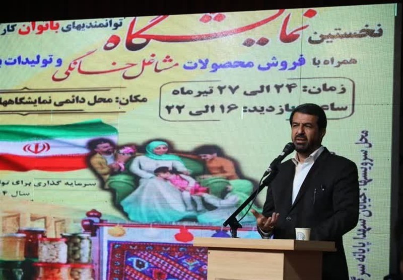 گشایش نمایشگاه توانمندی‌های بانوان کارآفرین همدان+تصویر