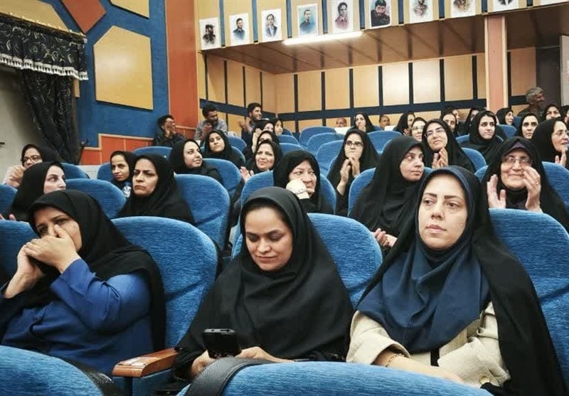 82 نفر از کارمندان نمونه دانشگاه بیرجند تجلیل شدند