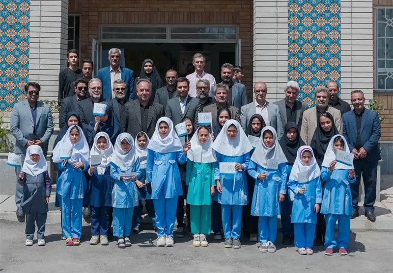 افتتاح مدرسه 6 کلاسه امام علی(ع) در حاجی‌آباد با حضور وزیر دادگستری