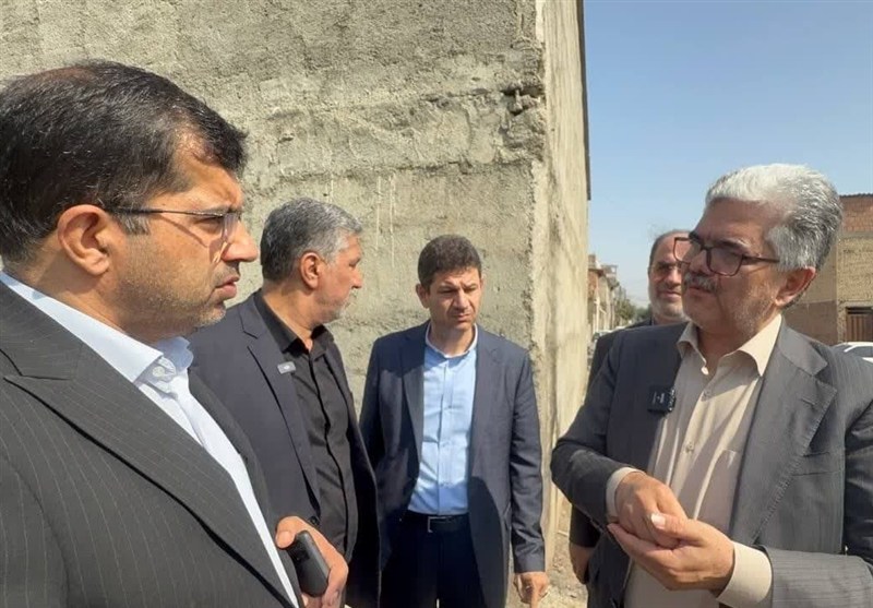 بازدید معاون وزیر راه از محله « چناران»/تأکید بر توسعه زیرساختی