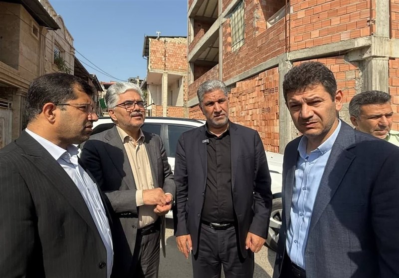 بازدید معاون وزیر راه از محله « چناران»/تأکید بر توسعه زیرساختی
