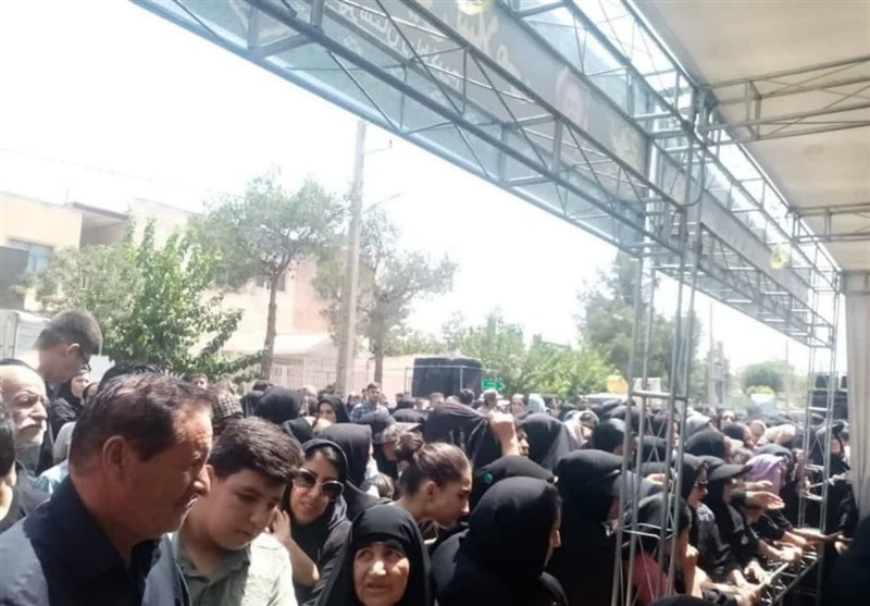 بانوان موکب ام‌المصائب رباط‌کریم جاماندگان اربعین را میهمان کردند+تصویر و فیلم