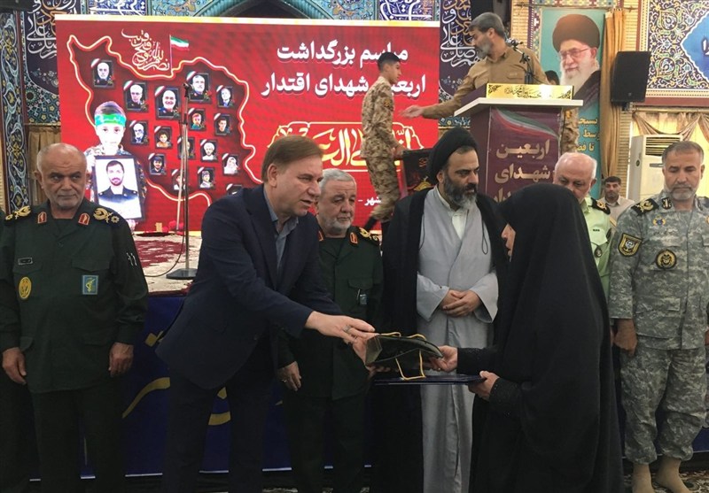بزرگداشت اربعین شهدای اقتدار در مصلای بوشهر+تصویر