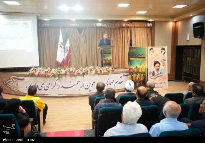 تجلیل از 19 آزاده و خانواده شهدای اسارت منطقه دوم دریایی سپاه